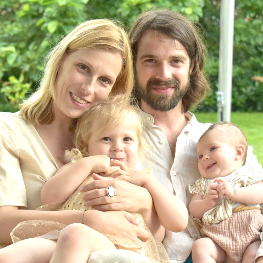 Picture of Hanna, Joris and their children